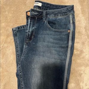 Kensie Skinny Jean Size 8/29 w/ Strip Detail